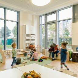 'Diploma honderden medewerkers kinderopvang ongeldig door nieuwe cao'