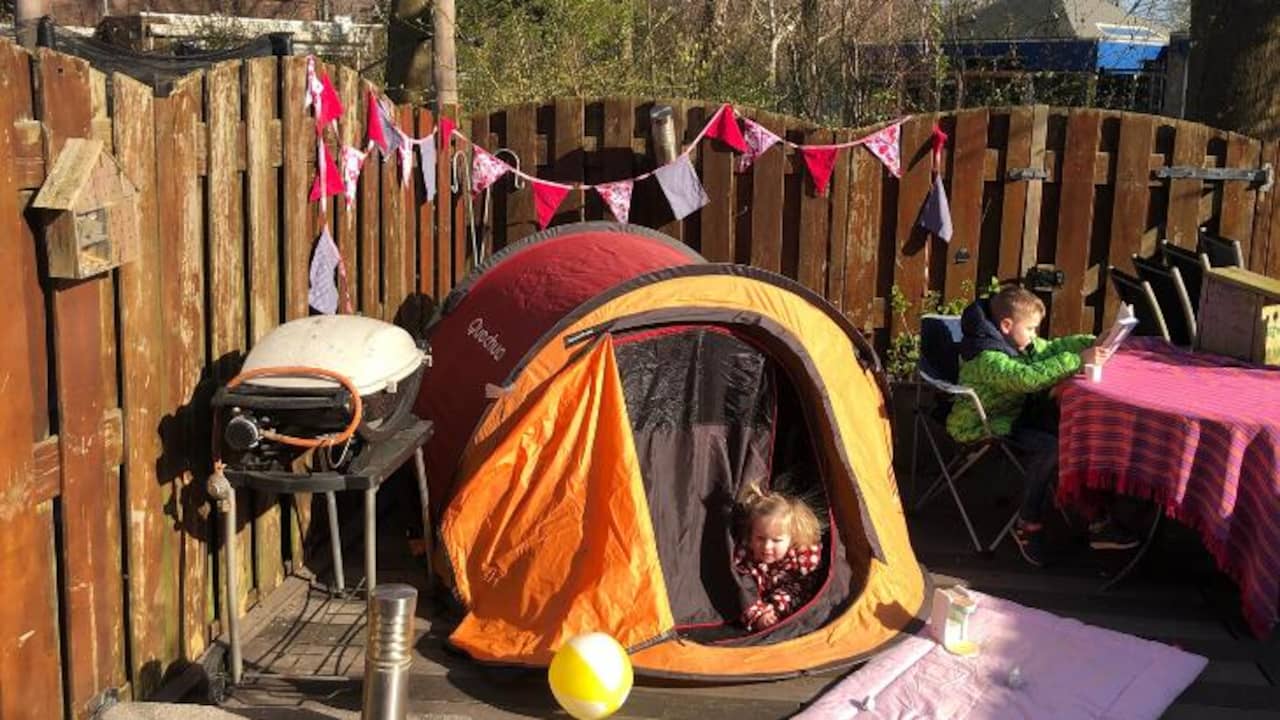 Definitief lamp Roei uit Wie niet naar de camping kan, kampeert gewoon in eigen tuin | Uit en Thuis  | NU.nl