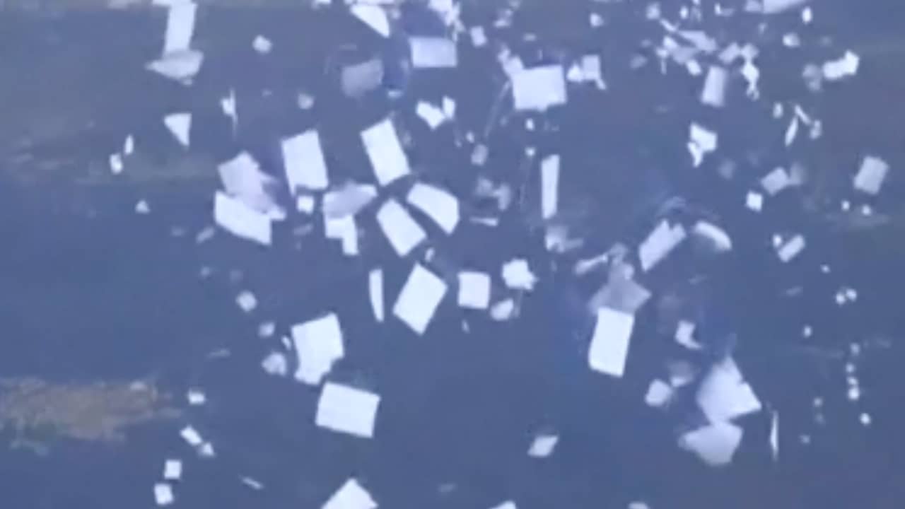 Syrische leger strooit flyers uit boven Aleppo met 'veilige routes'