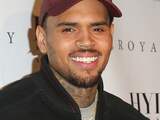 Chris Brown moet aapje van dochter inleveren