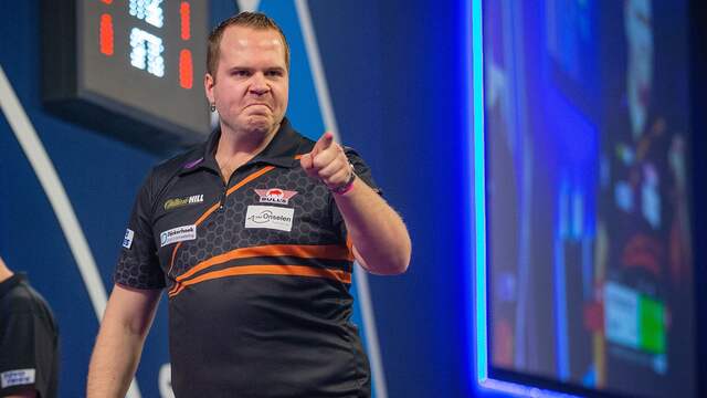 Dirk van Duijvenbode overtuigde tegen Adam Hunt.