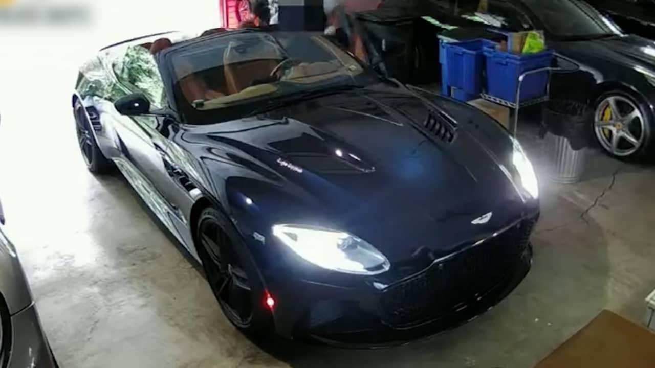 Beeld uit video: Duo steelt peperdure sportauto uit Amerikaanse garage