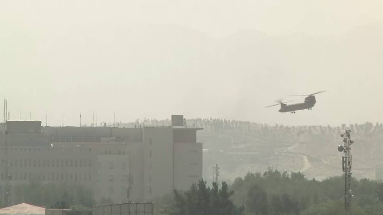 Beeld uit video: Amerikanen evacueren ambassade tijdens inval Taliban in Kaboel