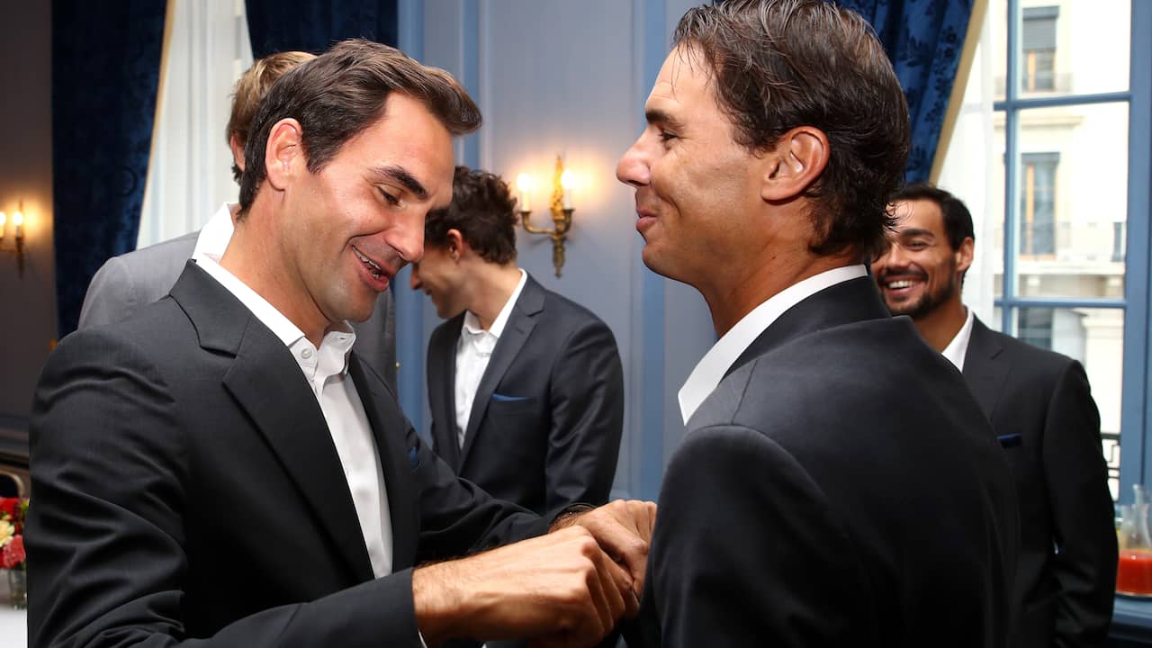 Beeld uit video: Federer speelt afscheidsduel mét Nadal: zo dolden ze buiten de baan