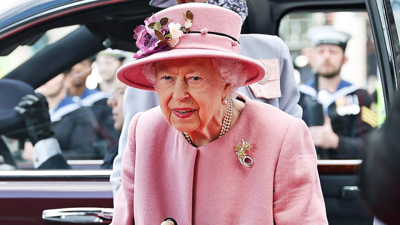 Самые великая королевы. Ожерелье из жемчуга елизаветы 2. Elizabeth, the queen. Самые великая королевы. Драгоценности королевы елизаветы второй.