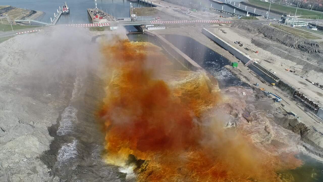 The unexpectedly violent explosion of the Terneuzen lock was due to miscalculations |  NOW