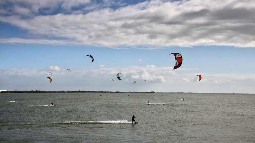 Veel Gekleurde Kites IJsselmeer
