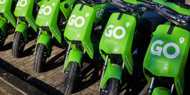 En wéér een deelscooter in vlammen opgegaan in Amersfoort