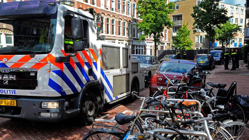 Schade aan woningen Amsterdam door explosie