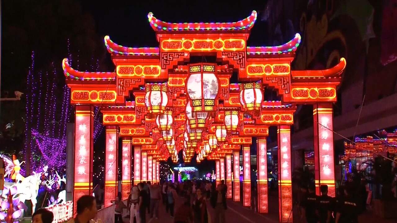 Chinese stad viert al 1000 jaar het ontstaan van de lantaarn met festival