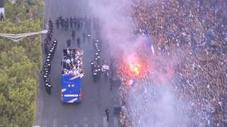 Franse kampioenen door duizenden fans onthaald in Parijs