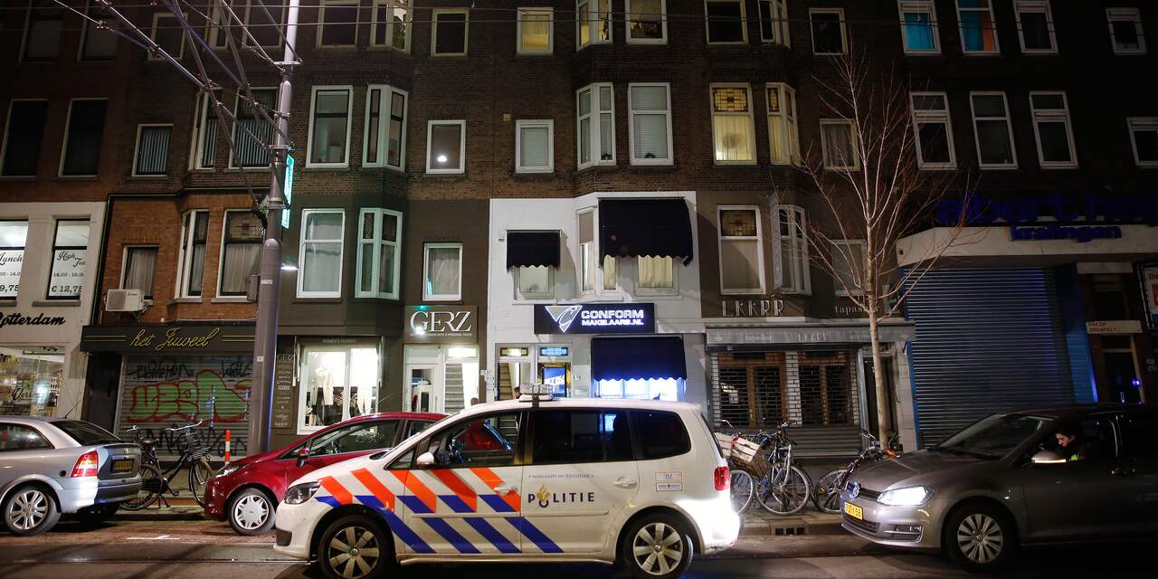 Man bedreigt voorbijgangers met mes in Groningen