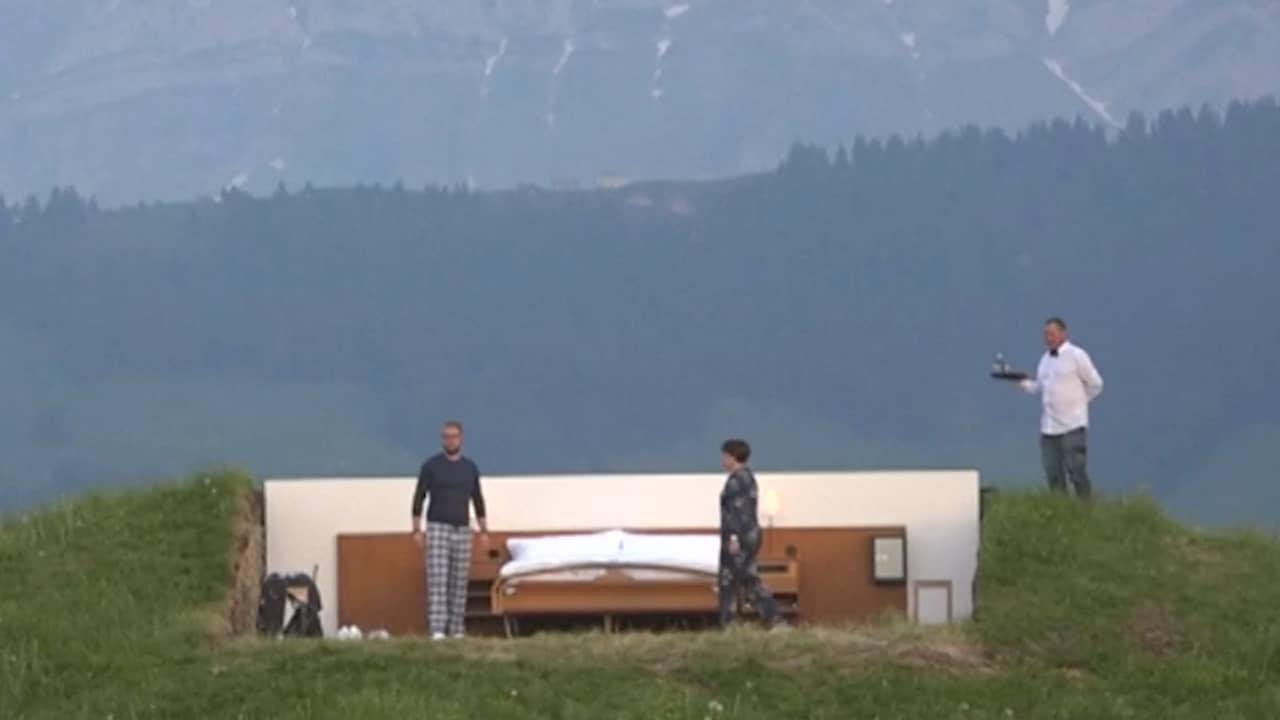 Beeld uit video: Nulsterrenhotel in buitenlucht Zwitserse Alpen opent 'deuren'