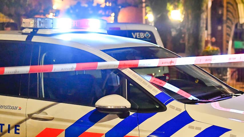 Politie voert charge uit op relschoppers in Groningse binnenstad