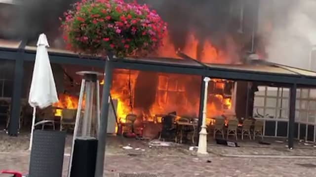 Vlammen verwoesten restaurant in Egmond aan Zee