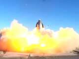 Starship-raket van SpaceX ontploft na succesvolle horizontale duikvlucht op 10 december 2020.