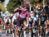 Démare voltooit hattrick aan ritzeges in nerveuze waaieretappe in Giro