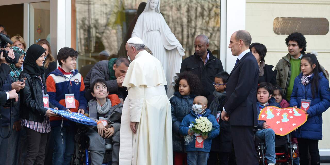 'Privé-kinderziekenhuis Vaticaan bracht patiënten in gevaar voor winst'