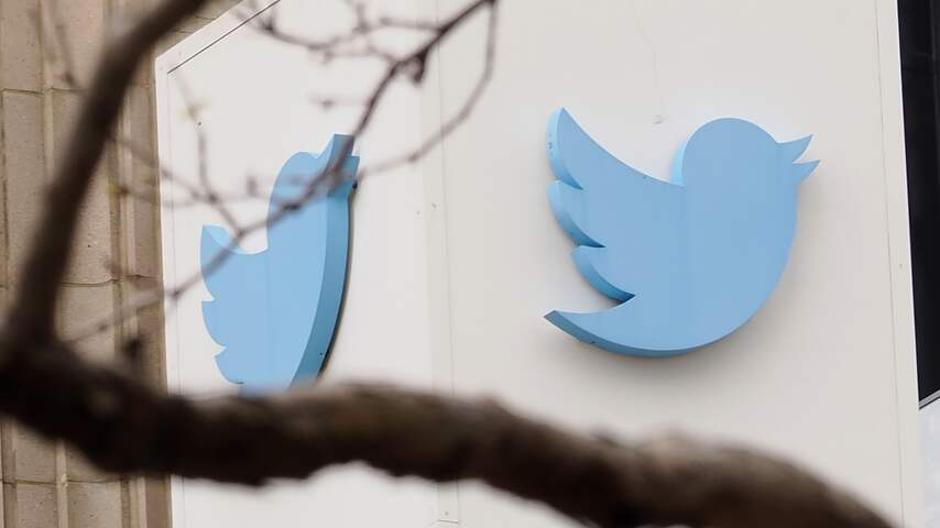Elon Musk zegt dat Twitter nog maar 20 miljard dollar waard is