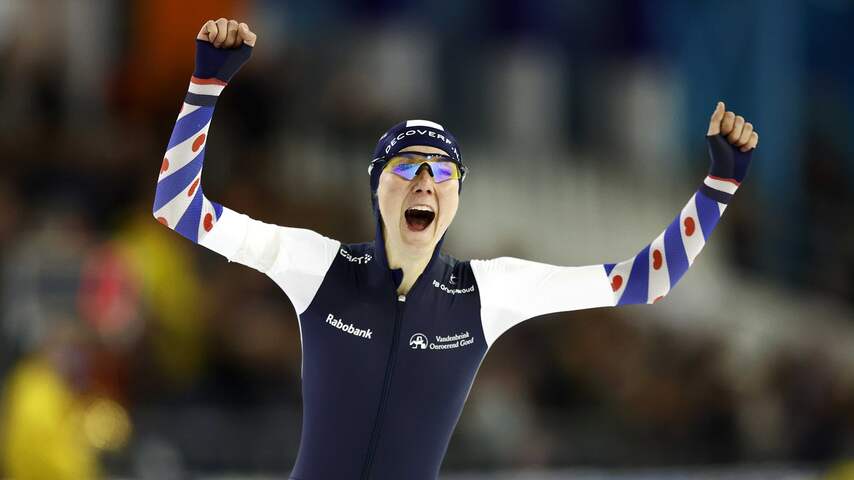 Schaatsster In 't Hof staat dag na verrassend NK-zilver weer in sushirestaurant