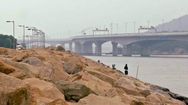 Chinese president Xi opent langste overzeese brug