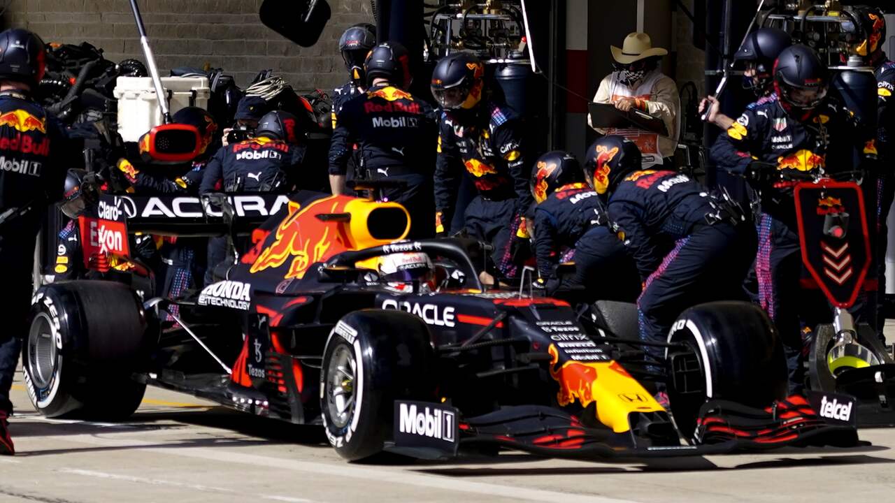 Beeld uit video: Terugblik F1: Waarom 'agressieve' pitstops werkten voor Verstappen