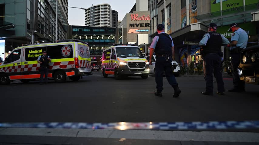 Vijf doden na steekpartij in winkelcentrum Sydney, politie schiet dader neer