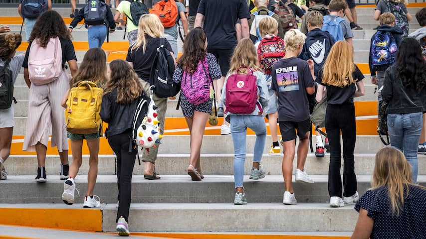 Opnieuw school dicht na online dreiging, bijna 20 Amsterdamse scholen bedreigd