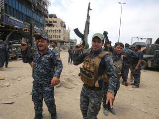Iraakse troepen vieren feest in Mosul vanwege verdrijven IS