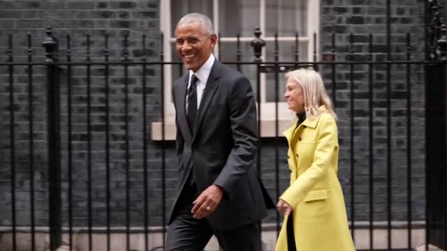 Obama verlaat ambtswoning Britse premier na verrassingsbezoek