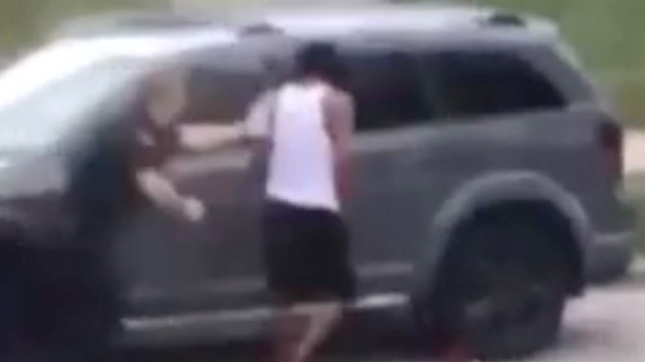 Beeld uit video: Onrust in Wisconsin na neerschieten zwarte man bij arrestatie