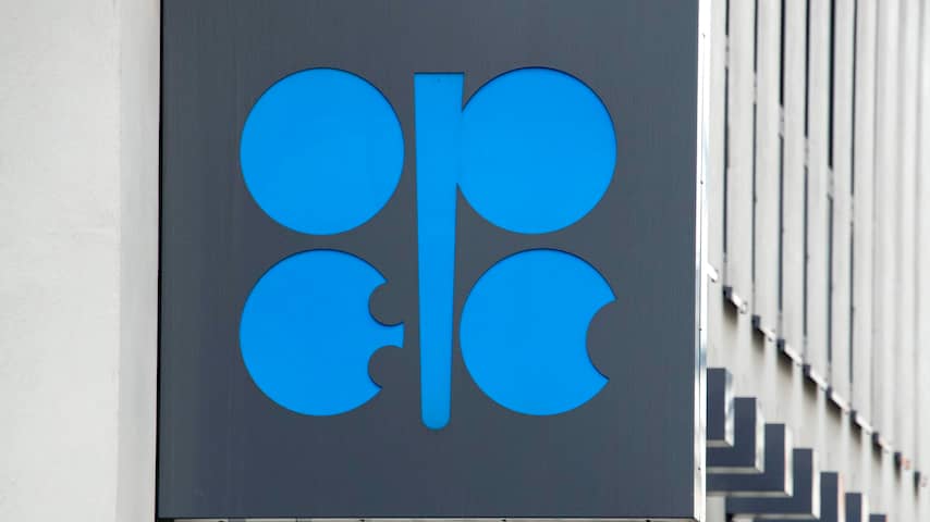 Iran waarschuwt dat OPEC-leden aandeel olie-export niet mogen compenseren