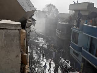 Mogelijk toch overlevenden bij vliegtuigcrash in Pakistaanse woonwijk