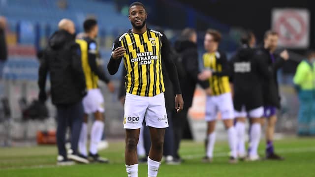 Riechedly Bazoer na afloop in het GelreDome.