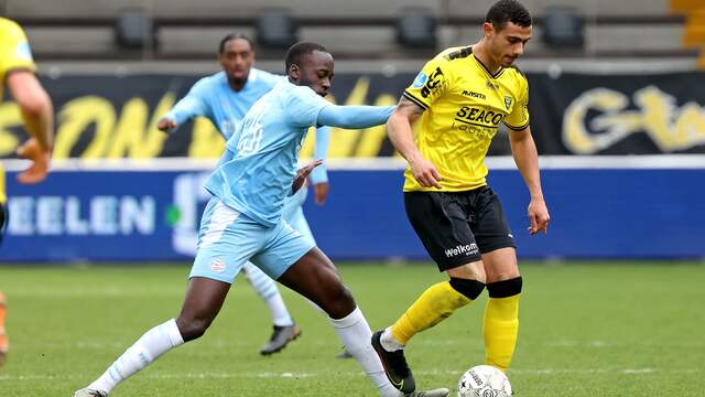 Giorgos Giakoumakis kwam niet tot scoren tegen PSV.