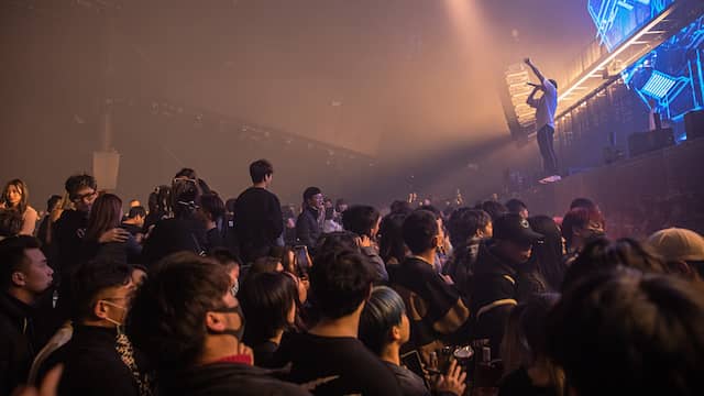 Ook de nachtclubs zijn open.