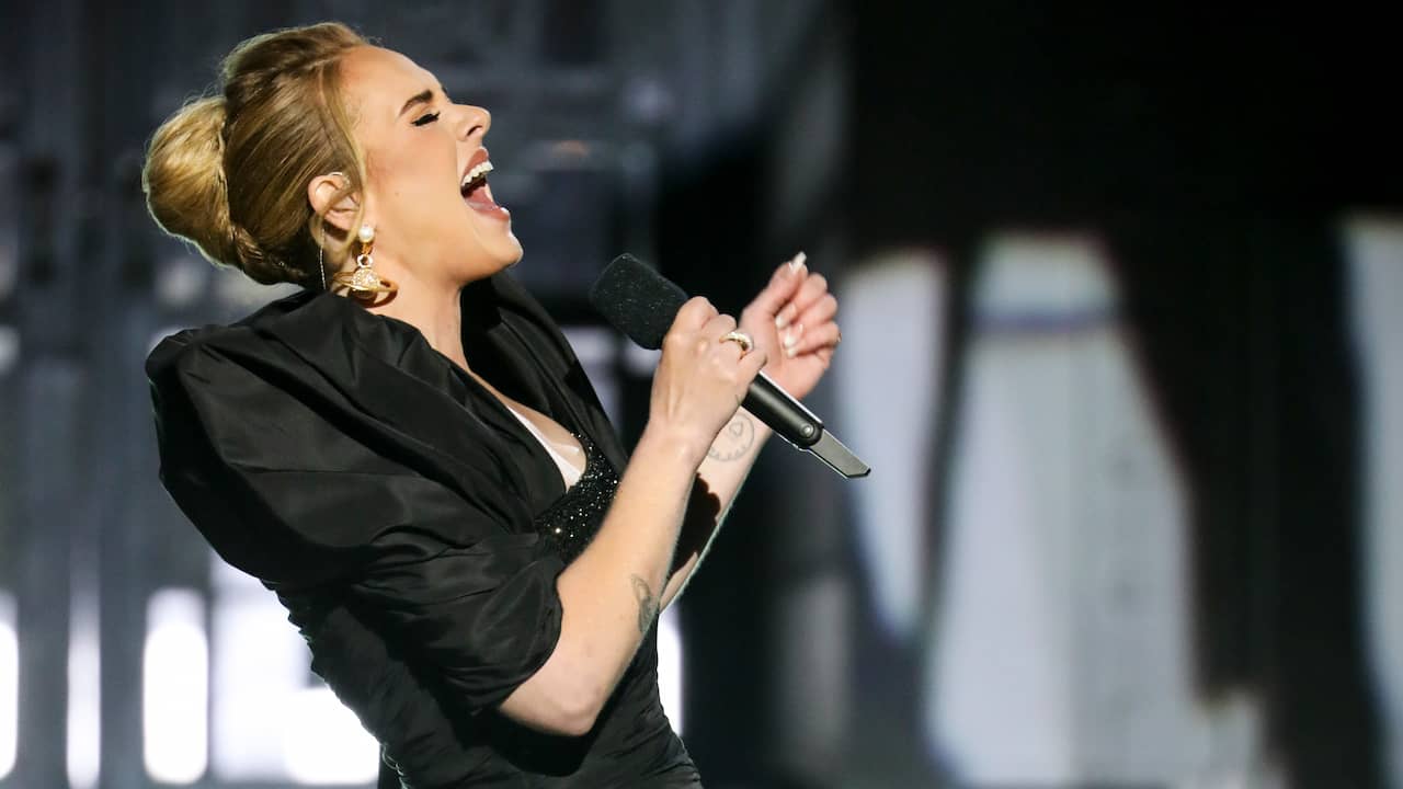 desinfecteren Omkleden Gestaag In november verschenen cd van Adele is bestverkochte album van 2021 |  Muziek | NU.nl