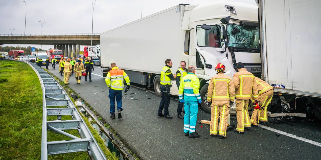 Zwaar ongeval A2: snelweg dicht vanaf knooppunt Leenderheide richting Eindhoven