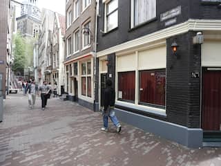 Bijna helft van Amsterdammers vindt raamprostitutie niet van deze tijd