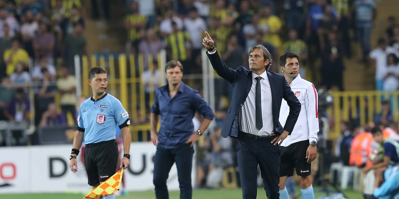Cocu verder onder druk bij Fenerbahçe na pijnlijke nederlaag