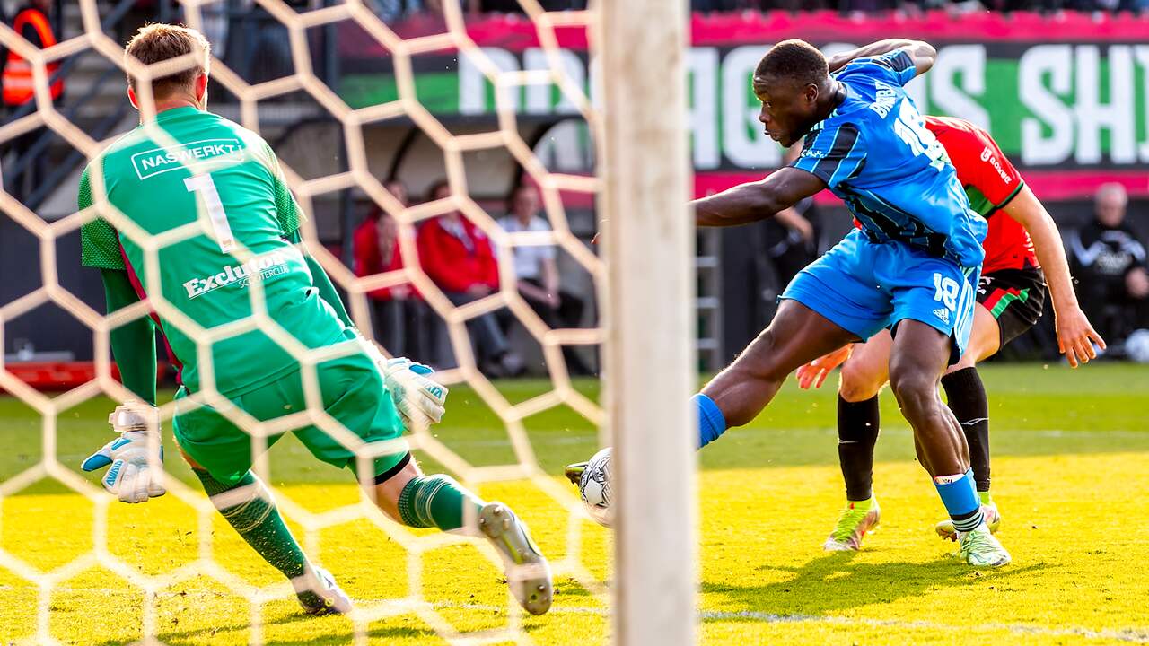 Bryan Brobbey shoots Ajax to a 0-1 victory against NEC.