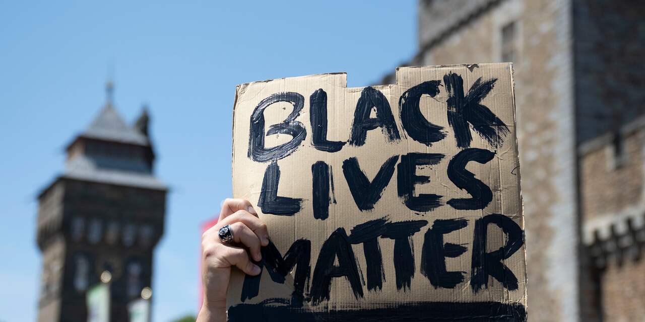 Demonstratie op Grote Markt tegen politiegeweld jegens zwarte mensen