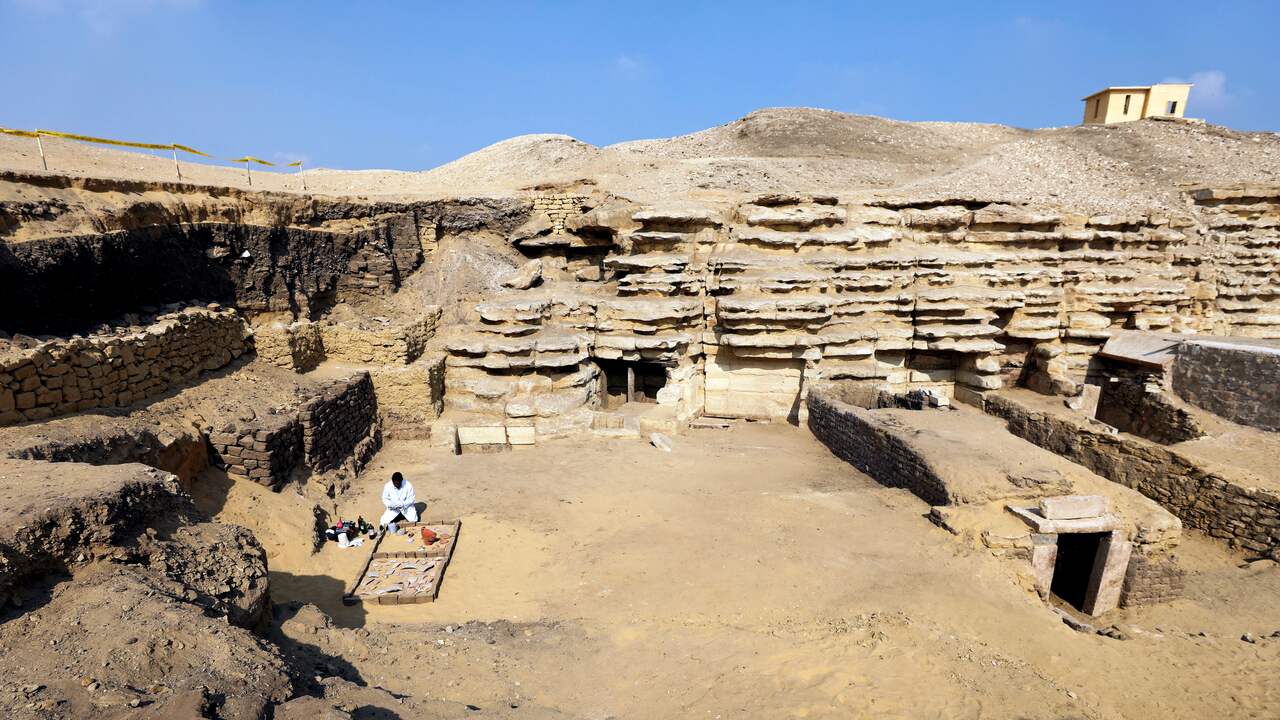 Egypt discovers 27 ancient ‘well-preserved’ coffins |  NOW