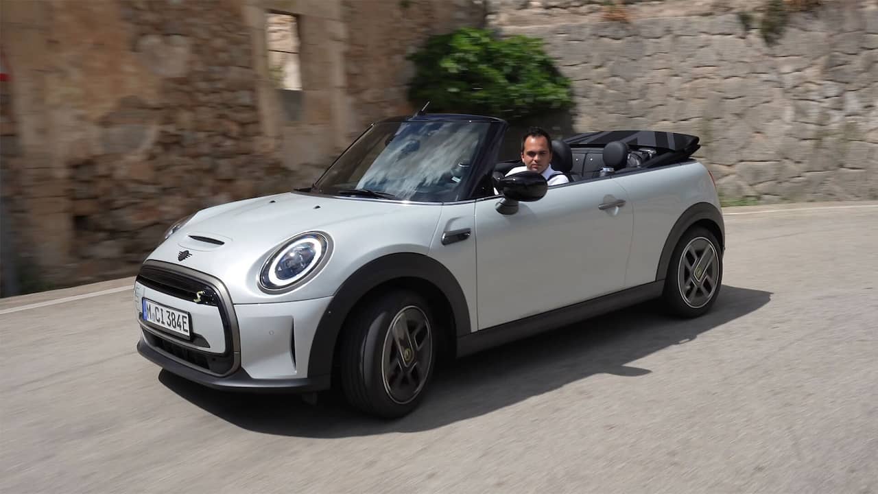 Beeld uit video: Rijimpressie: Mini Electric Cabrio