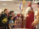 Oekraïens sprekende Sinterklaas bezoekt Oekraïense kinderen in Haarlem: "Het contrast is groot"