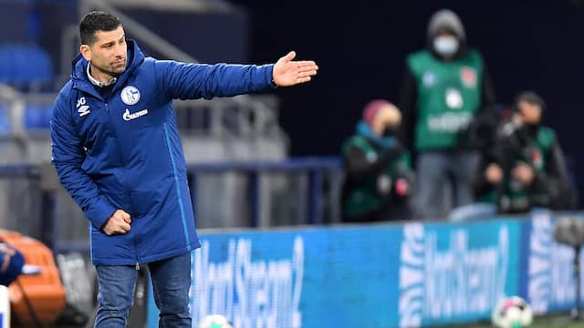 Dimitrios Grammozis, dit seizoen al de vijfde trainer van Schalke 04.