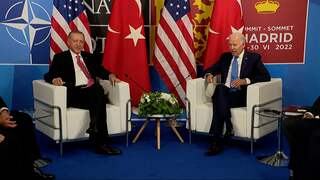 Biden bedankt Erdogan voor NAVO-deal: 'Geweldig werk'
