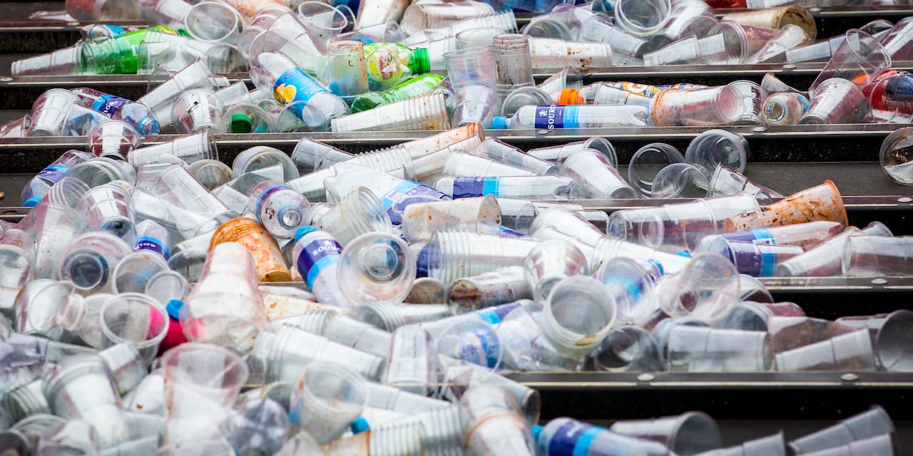 Breda bestrijdt afval in de Mark met plasticvanger