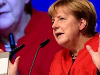 Merkel verdedigt opnieuw handelsoverschot Duitsland