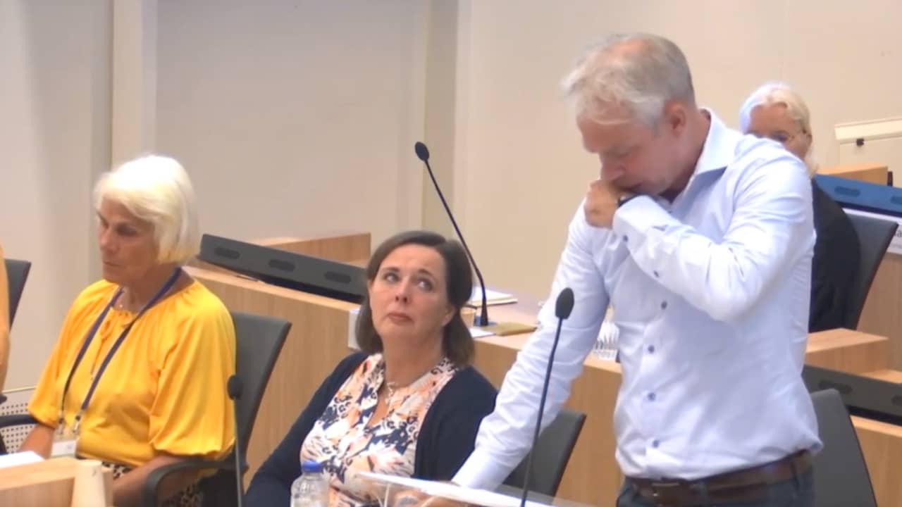 Beeld uit video: Nabestaande MH17 over verlies dochters: 'Vaderdag is een nare dag'
